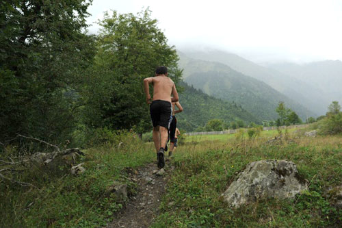 Vel 2 kilometer igjen til m&aring;l. Arrang&oslash;rfoto.
