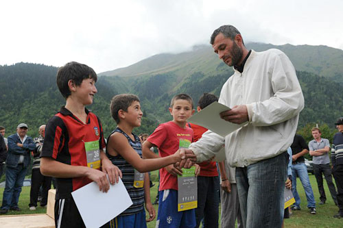 Diplomutdeling for dem som ikke kom p&aring; medaljepallen i M14 klassen. Arrang&oslash;rfoto.