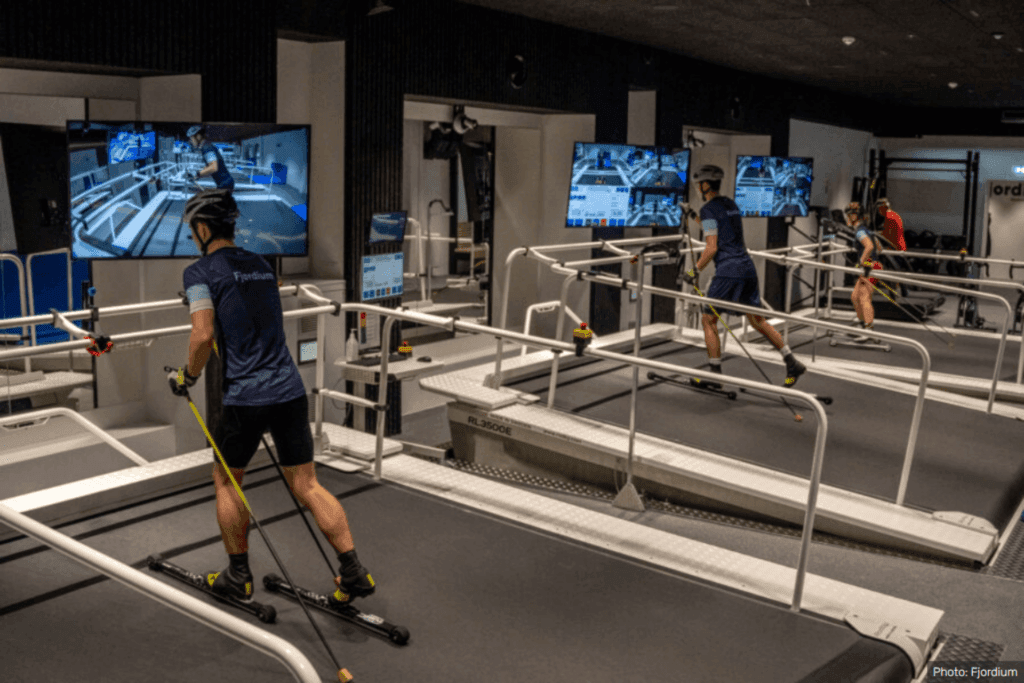 træning på et løbebånd med rulleski