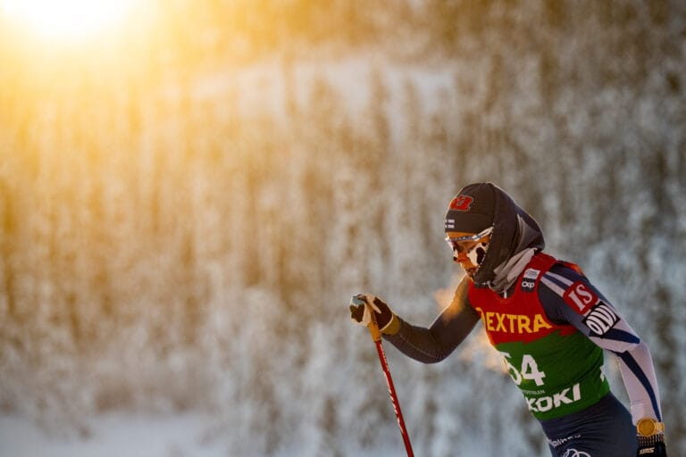 Cross-country star divorces after 10 years