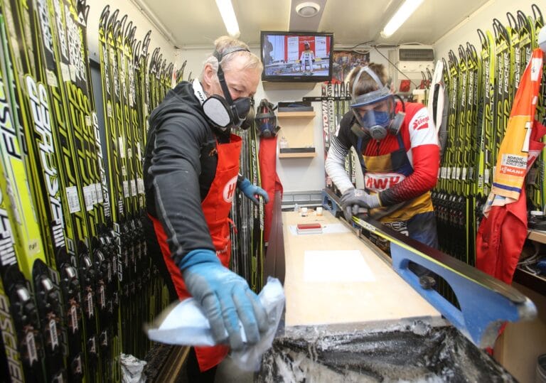 How to wax your skis for summer storage?