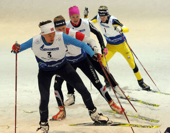 INGER-LIV BJERKREIM NILSEN drar f&ouml;re svenskorna Sanna Hallberg, Jenny Hansson och Therese Karlsson.