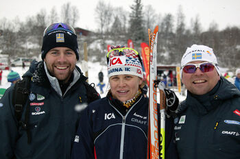 LANDSLAGSTR&Auml;NARNA Rikard Grip (t v) och Jocke Abrahamsson hade all anledning att vara n&ouml;jda med Ida Ingemarsdotter i Bruksvallarna. Foto: KJELL-ERIK KRISTIANSEN