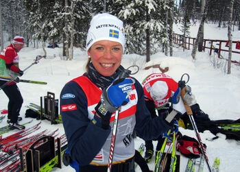 MARIA RYDQVIST g&ouml;r en sp&auml;nnande start i v&auml;rldscupen &ouml;ver 10 km fristil i G&auml;llivare under l&ouml;rdagen. Foto: KJELL-ERIK KRISTIANSEN