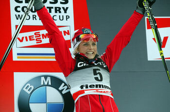 THERESE JOHAUG jublade &ouml;ver segern i Tour de Skis avslutning, men i Norge &auml;r man oroliga &ouml;ver att tre superl&auml;tta norskar var b&auml;st i monsterbacken. Foto: MOA MOLANDER KRISTIANSEN