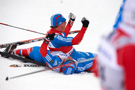 Alexander Legkov skriker ut sin gl&auml;dje efter segern i Holmenkollens femmil. FOTO: Laiho/NordicFocus.