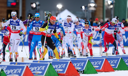 Svenskarna var med vid skidbytet. FOTO: Laiho/NordicFocus.