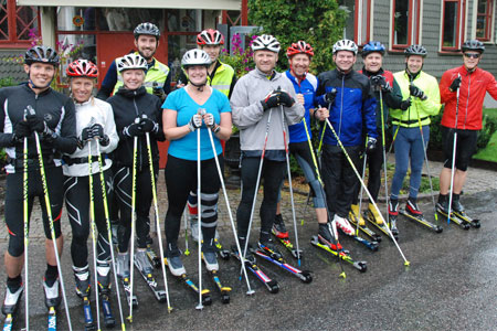 Glada l&auml;gerdeltagare utanf&ouml;r Villa Godthem p&aring; Djurg&aring;rden. FOTO: Johan Trygg.