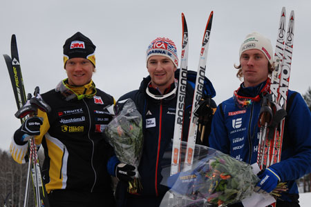 Medaljtrion Jens Eriksson, Teodor Peterson och Simon Persson. FOTO: Johan Trygg.