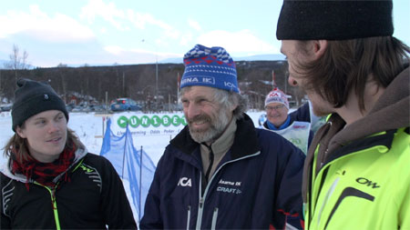 Eric och Filip f&aring;r goda r&aring;da av Thomas Wassberg. FOTO: Jonny von Wallstr&ouml;m.