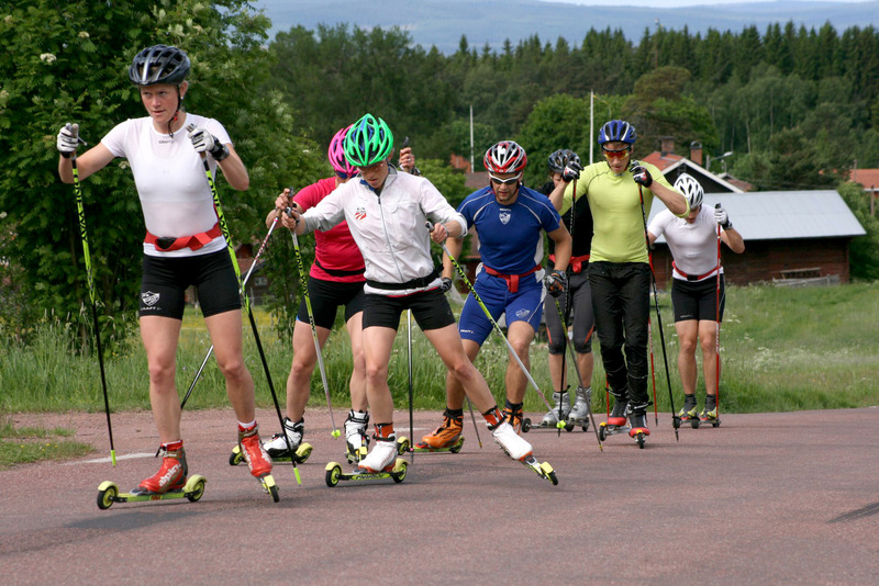 Kikkan och Liz &aring;kte rullskidor med IFK Mora, f&ouml;rst i ledet &auml;r Helene S&ouml;derlund. Foto: Anders Niemi