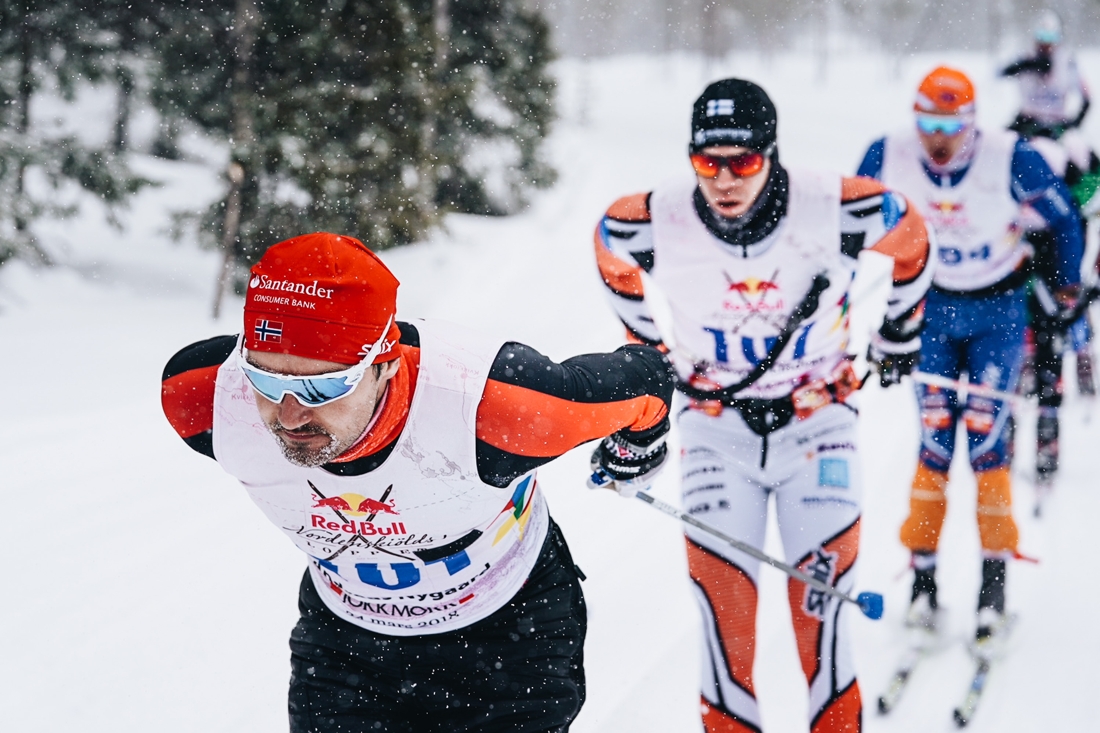 H&auml;r drar Andreas Nygaard f&ouml;re f&ouml;rra &aring;rets trea, finl&auml;ndaren Christoffer Lindvall, som ocks&aring; han kommer till start &auml;ven i &aring;r. FOTO: Magnus &Ouml;sth/Red Bull Content Pool.