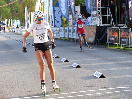 Damjuniorfinalen vann Kristine Stavås mot Karianne Olsvik Dengerud. FOTO: Johan Trygg/Längd.se.