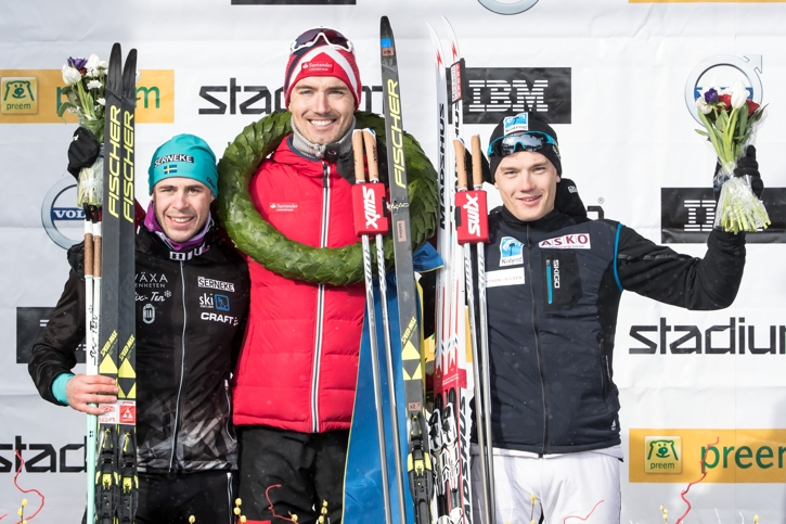 Bob tillsammans med Vasaloppsvinnaren Andreas Nygaard och trean Stian Hoelgaard. FOTO: Daniel Eriksson/Bildbyr&aring;n.
