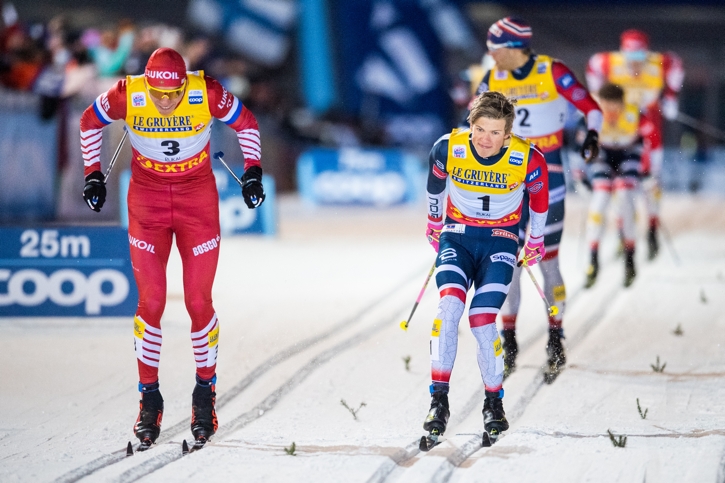 H&auml;r passerar Bolsjunov en snopen Kl&auml;bo strax f&ouml;re m&aring;llinjen. FOTO: Carl Sandin/Bildbyr&aring;n.