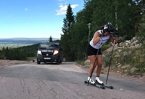 Britta på väg mot seger. FOTO: Marcus Laggar.