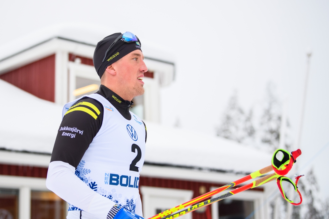 Calle Halfvarsson satte staven i sen egen skida och f&ouml;ll bort i semifinalen. FOTO: Bildbyr&aring;n/Mathias Bergeld. 