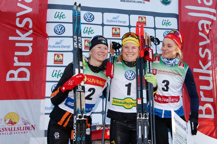 Glatt p&aring; pallen. Fr.v. Maja Dahlqvist, tv&aring;a, Hanna Falk, etta och Stina Nilsson, trea. FOTO: Johan Axelsson/Bildbyr&aring;n.