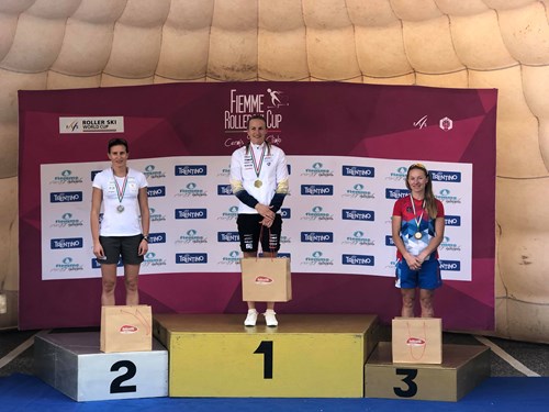 Linn S&ouml;mskar vann masstaren t&auml;tt f&ouml;re Alena Prochazkova och Svetlana Nikolaeva. FOTO: Svenska skidf&ouml;rbundet.