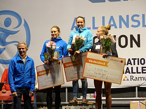 Dampallen med fr&aring;n v&auml;nster: Linn S&ouml;mskar, tv&aring;a, Lotta Udnes Weng, etta och Silje &Ouml;yre Slind, trea. FOTO: Johan Trygg/L&auml;ngd.se.