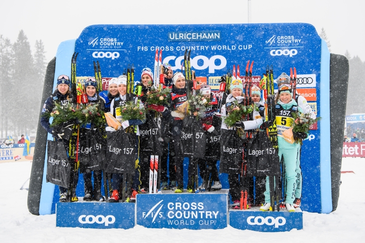 Stafettpallen med Sverige, Norge och Finland. FOTO: Mathias Bergeld/Bildbyr&aring;n.