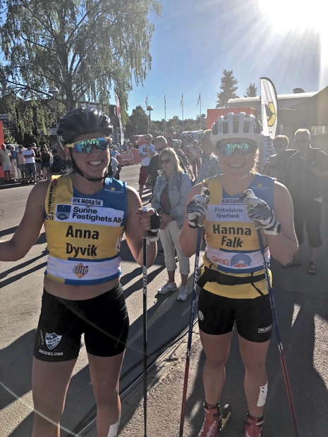 Anna Dyvik och Hanna Falk sken ikapp med solen i Sunne. FOTO: Tomas Bredberg.