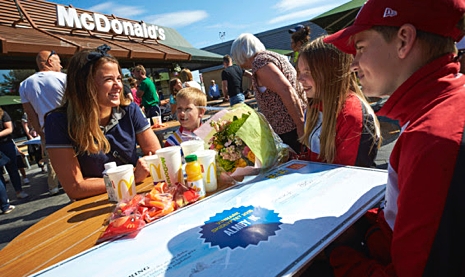 Anna Dyvik var plats i Örebro när pengar från Skidlyftet 2018 delades ut.