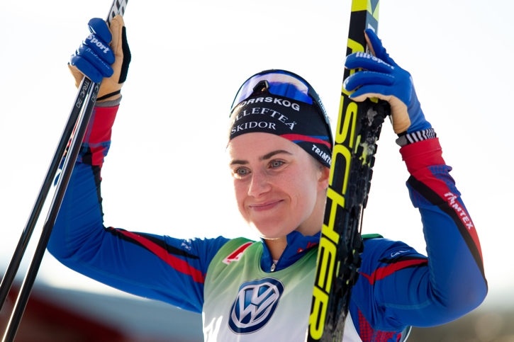 En nöjd Ebba efter målgång. FOTO: Johan Axelsson/Bildbyrån.
