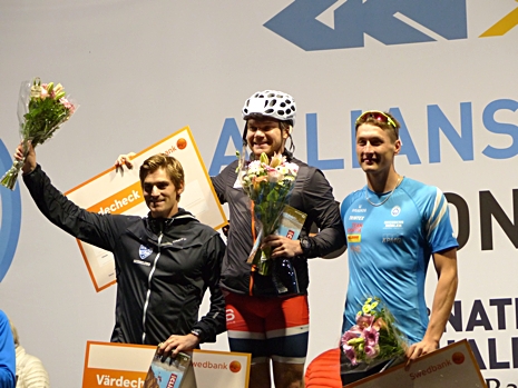 Herrpallen med fr&aring;n v&auml;nster: Victor Gustafsson, tv&aring;a, H&aring;vard Taugb&ouml;l, etta och Adam Persson, tream. FOTO: Johan Trygg/L&auml;ngd.se.