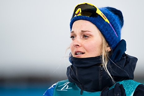 En känslosam Stina Nilsson vid ceremonien vid stadion. FOTO: Carl Sandin/Bildbyrån.