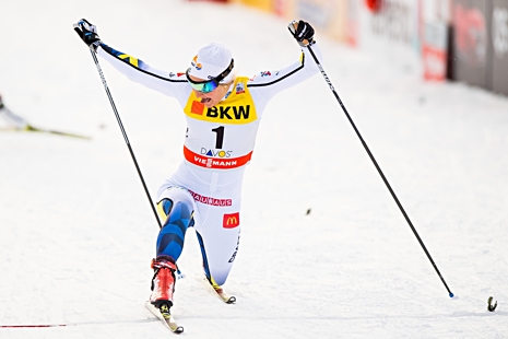 Stina Nilsson med långa benet före till seger. FOTO: Jon Olav Nesvold/Bildbyrån.
