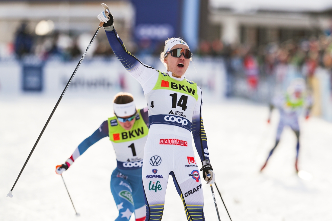 Linn Svahn jublar p&aring; m&aring;llinjen. FOTO: Bildbyr&aring;n - GEPA PICTURES/PAtrick Steiner.