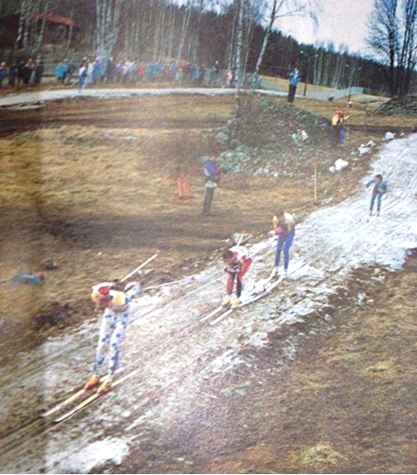 Det var inte mycket snö under världscupen i Falun 1989. Tveksamt om dagens världscupåkare skulle ställa upp under dessa förhållanden.