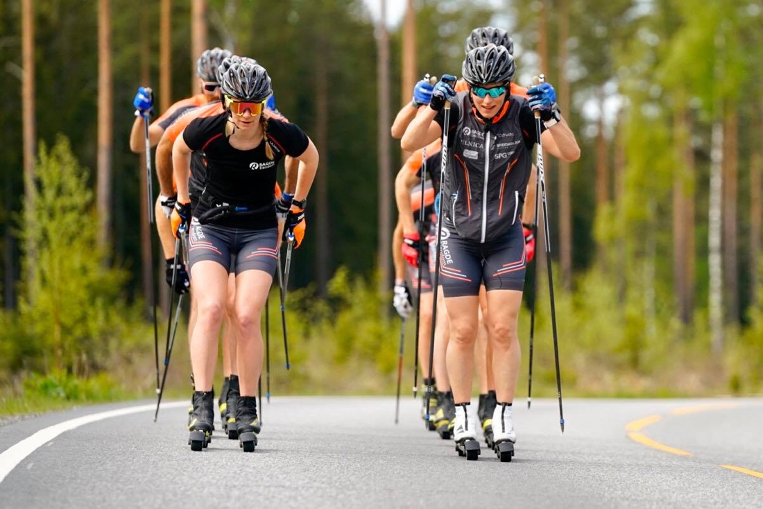Anikken&nbsp;Gjerde Aln&aelig;s och Marit Bj&ouml;rgen i front p&aring; tisdagens rullskidpass med Team Ragde Eiendom. FOTO: B&oslash;rre E. Helgerud.