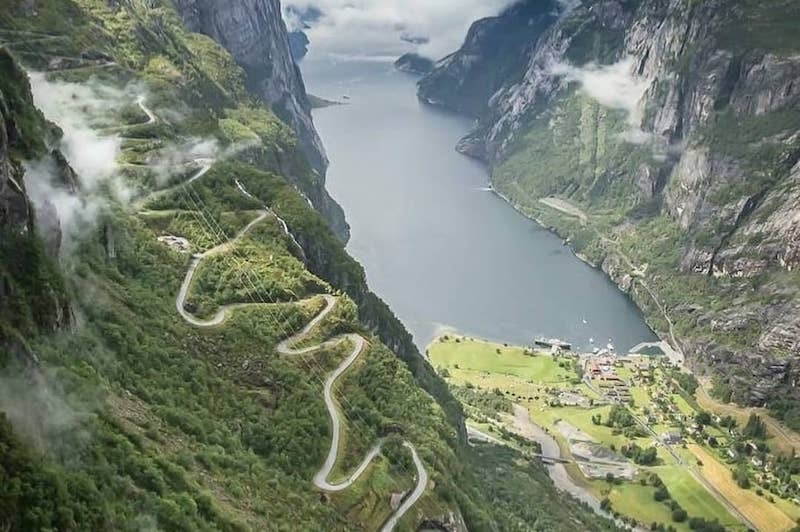 Banan för Lysebotn Opp är 7,5 kilometer med 640 höjdmeter, 27 hårnålssvängar och en genomsnittlig stigning på 10 procent. FOTO: Blink/Axelar.