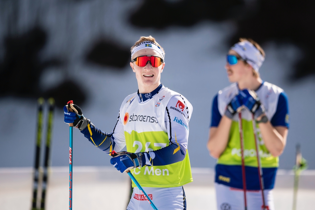 Jens Burman med William Poromaa i bakgrunden. FOTO: Johanna Lundberg/Bildbyr&aring;n.