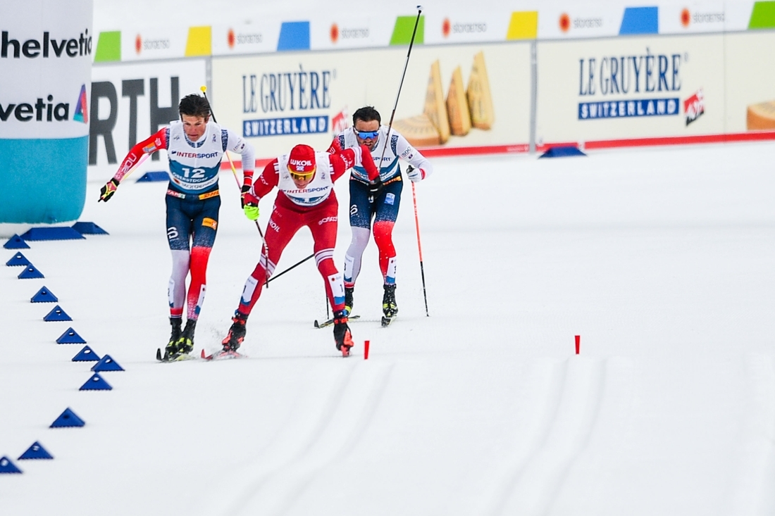 Situationen n&auml;r Bolshunov kn&auml;ckte staven, Kl&auml;bo blev diskad och guldet gick till Iversen. FOTO: Johanna Lundberg/Bildbyr&aring;n.