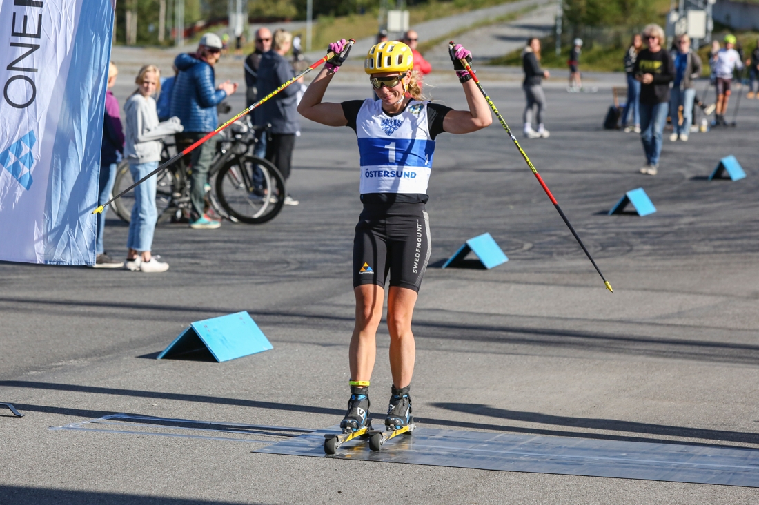 Lina Korsgren i m&aring;l som &ouml;verl&auml;gsen segraren. FOTO: &Ouml;stersunds SK.
