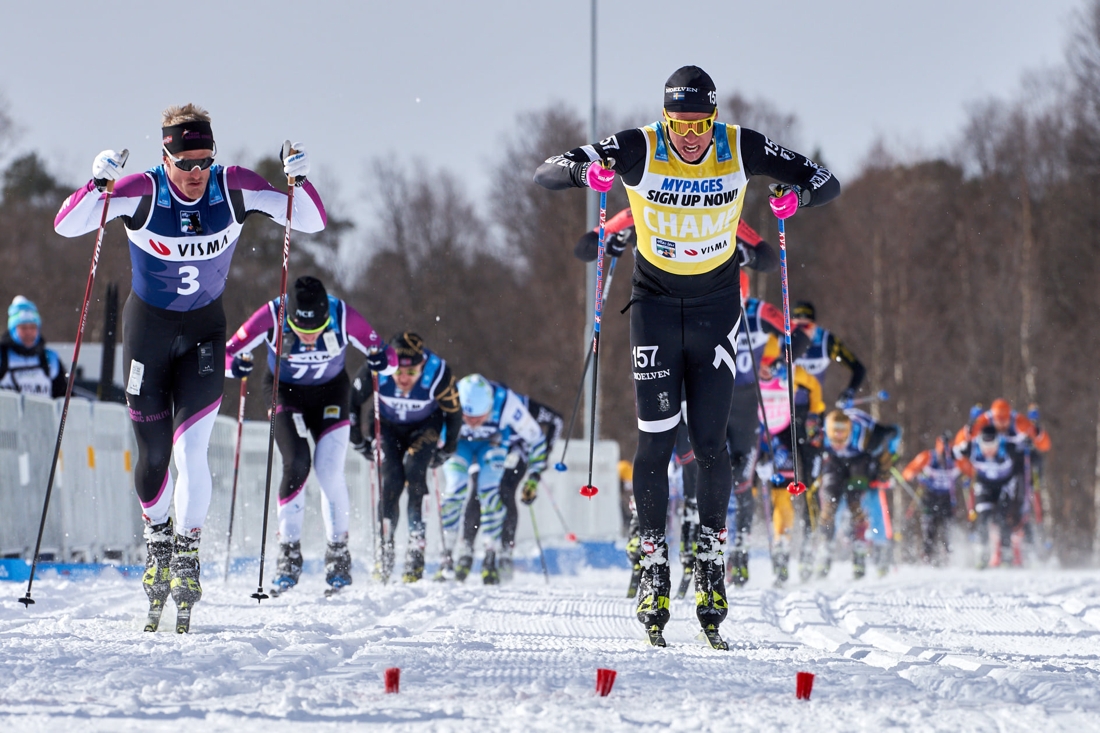 Emil Persson I t&auml;t spurt med Morten Eide Pedersen. FOTO: Visma Ski Classics/Magnus &Ouml;sth.