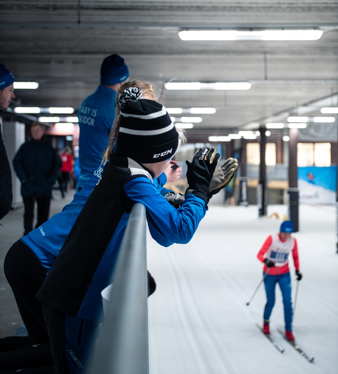 Skidome lockar skid&aring;kare i alla &aring;ldrar. FOTO: Relai Studios f&ouml;r Skidome.