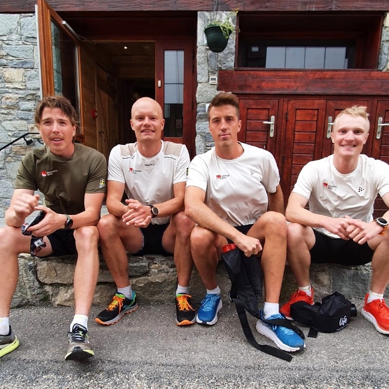 Kvartetten William Poromaa, Kar-Johan Westberg, Calle Halfvarsson och Jens Burman kan se tillbaka på två bra träningsveckor i Frankrike. FOTO: Svenska Skidförbundet.