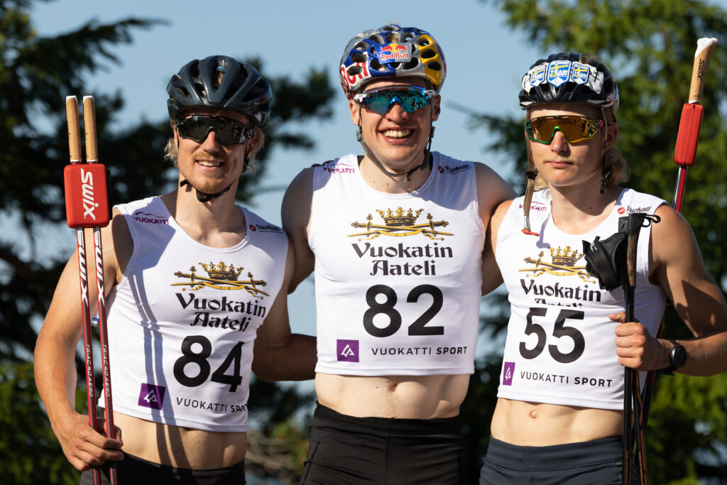 Miesten kärkikolmikko.